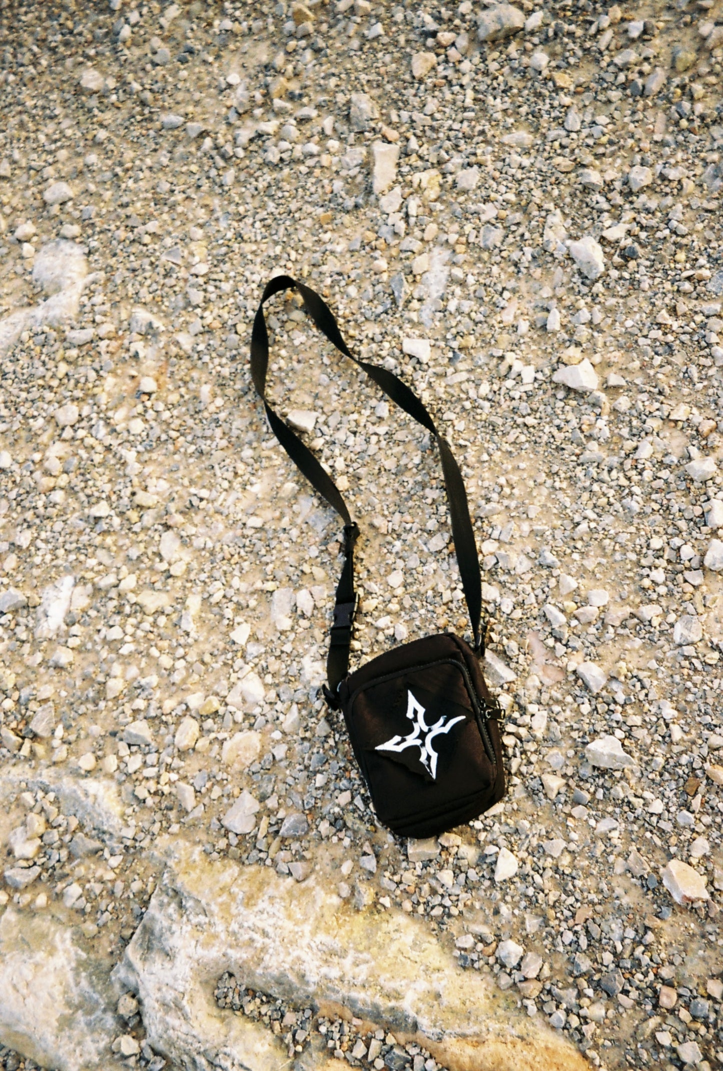 CROSS BLACK SIDEBAG